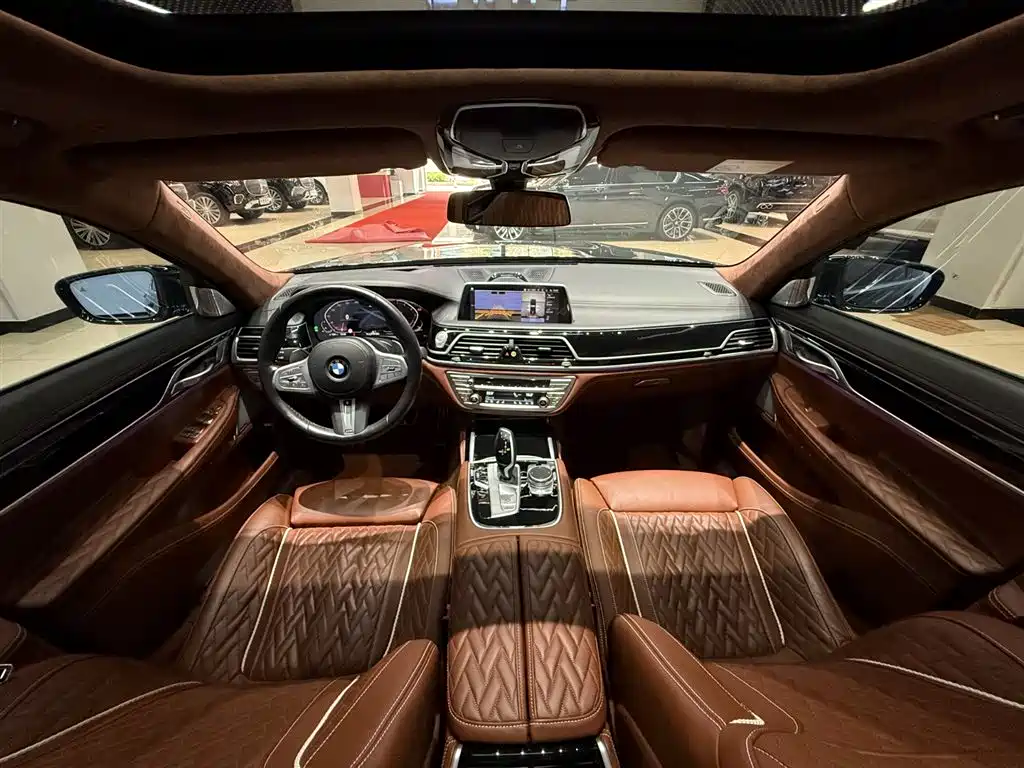 BMW 7 Series 2021 Model 740Li xDrive Executive M Sport Package фото 24