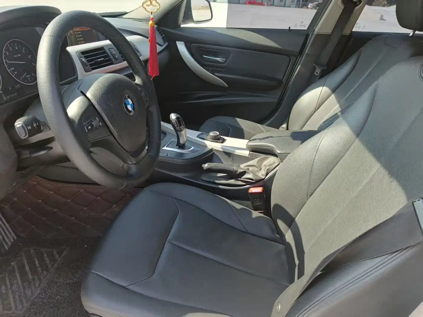 BMW 3 Series 2015 316i Sport Design Package фото 4