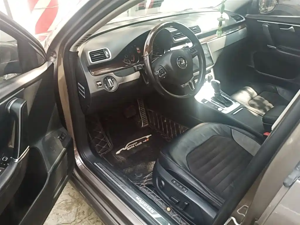Volkswagen Magotan 2015 Facelift 1.8TSI Premium фото 16