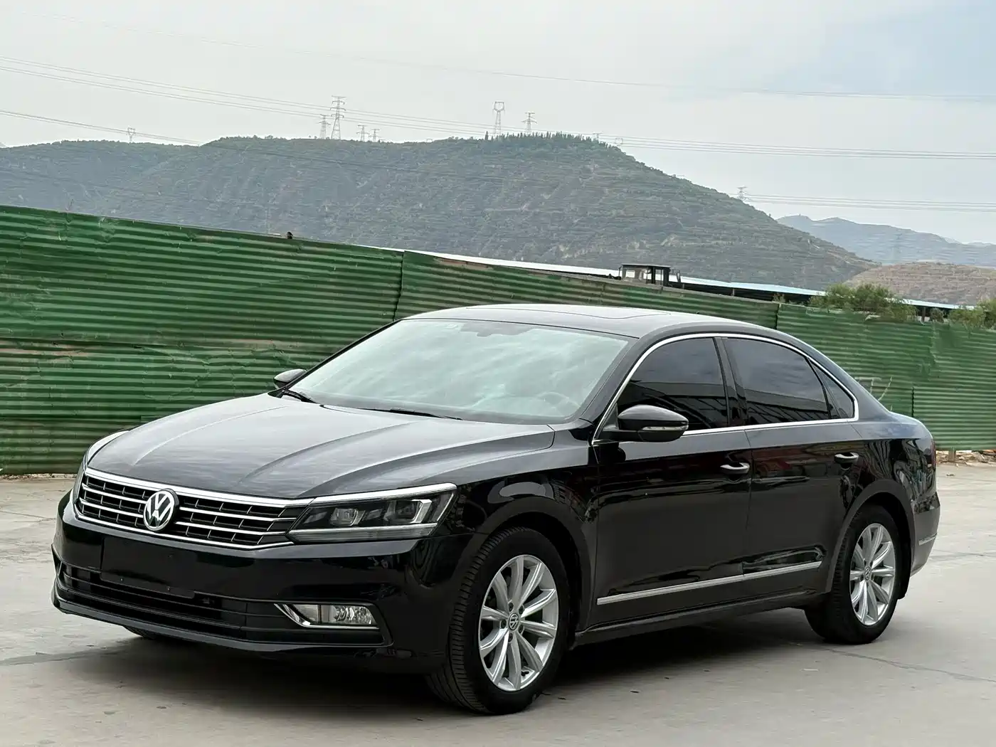 Volkswagen Passat 2016 330TSI DSG Honor Edition