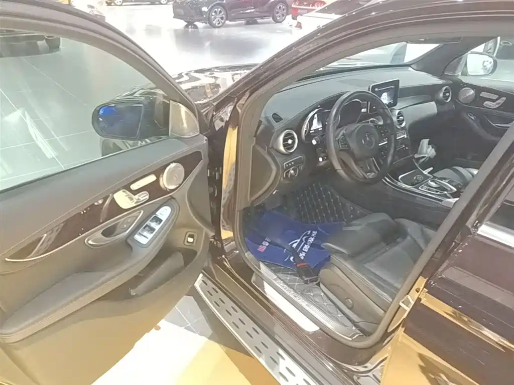 Mercedes-Benz GLC 2019 Facelift GLC 260 L 4MATIC Luxury фото 16