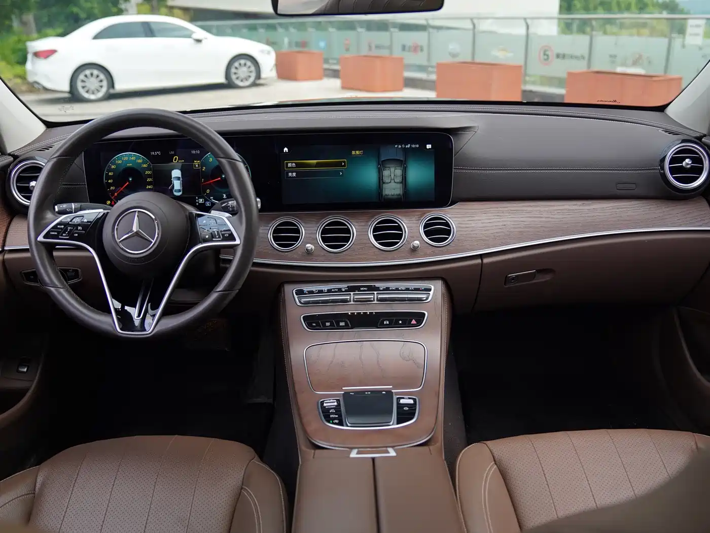 Mercedes-Benz E-Class 2023 E 300 L Fashion фото 5