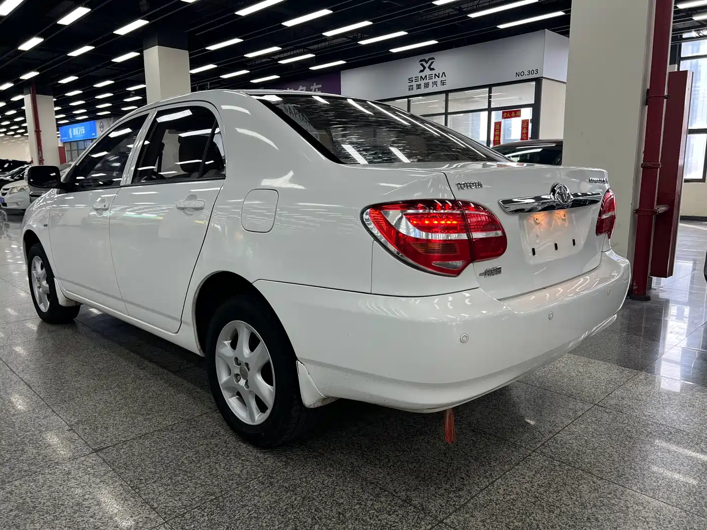 Toyota Corolla 2013 1.6L Automatic Luxury фото 16