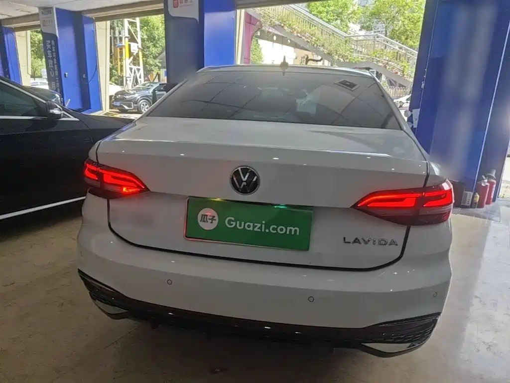 Volkswagen Lavida 2024 Model 1.5L Automatic Starlight 5 Million Edition фото 6