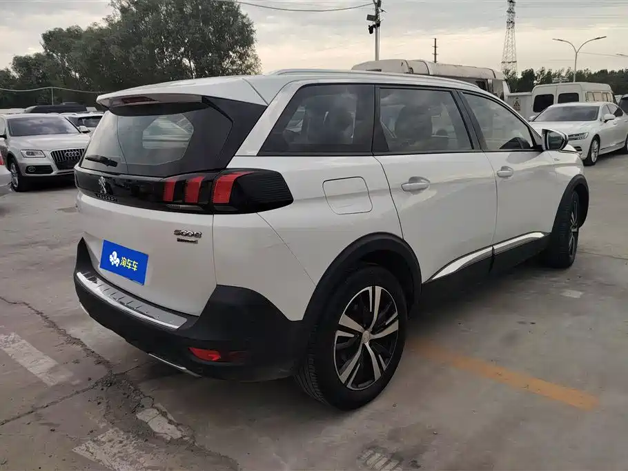 Peugeot 5008 2017 380THP 5-Seat Elite Edition фото 3