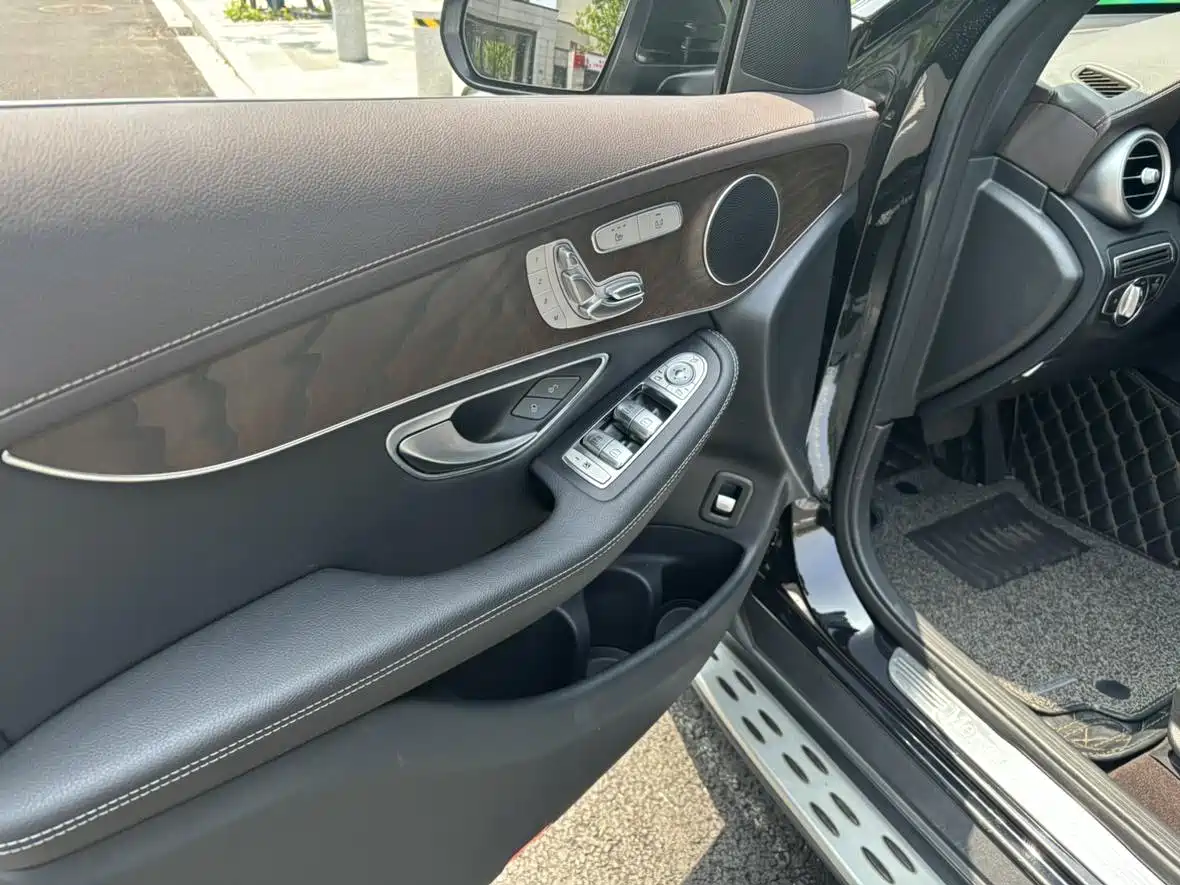 Mercedes-Benz GLC 2022 Model GLC 300 L 4MATIC Luxury Edition фото 4