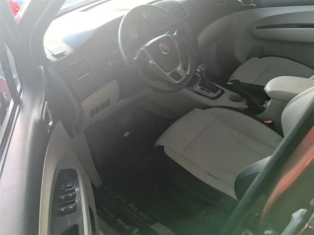 Dongfeng Fengxing Joyear XV 2017 2016 1.6L CVT Luxury