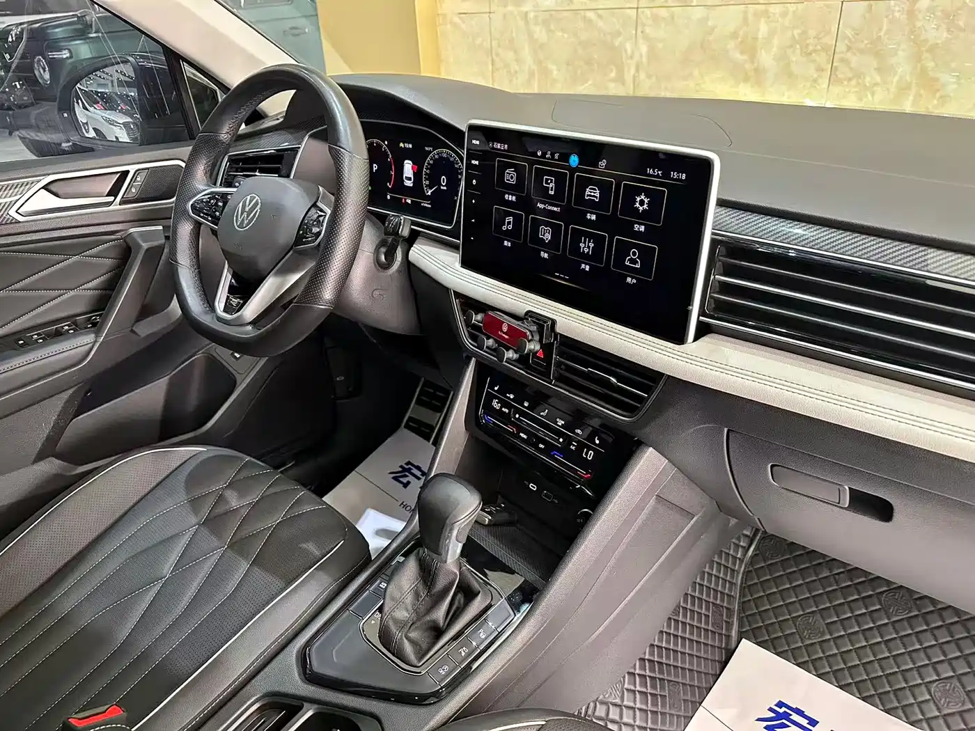 Volkswagen Tiguan L 2023 330TSI Auto 2WD R-Line Premium Edition фото 12