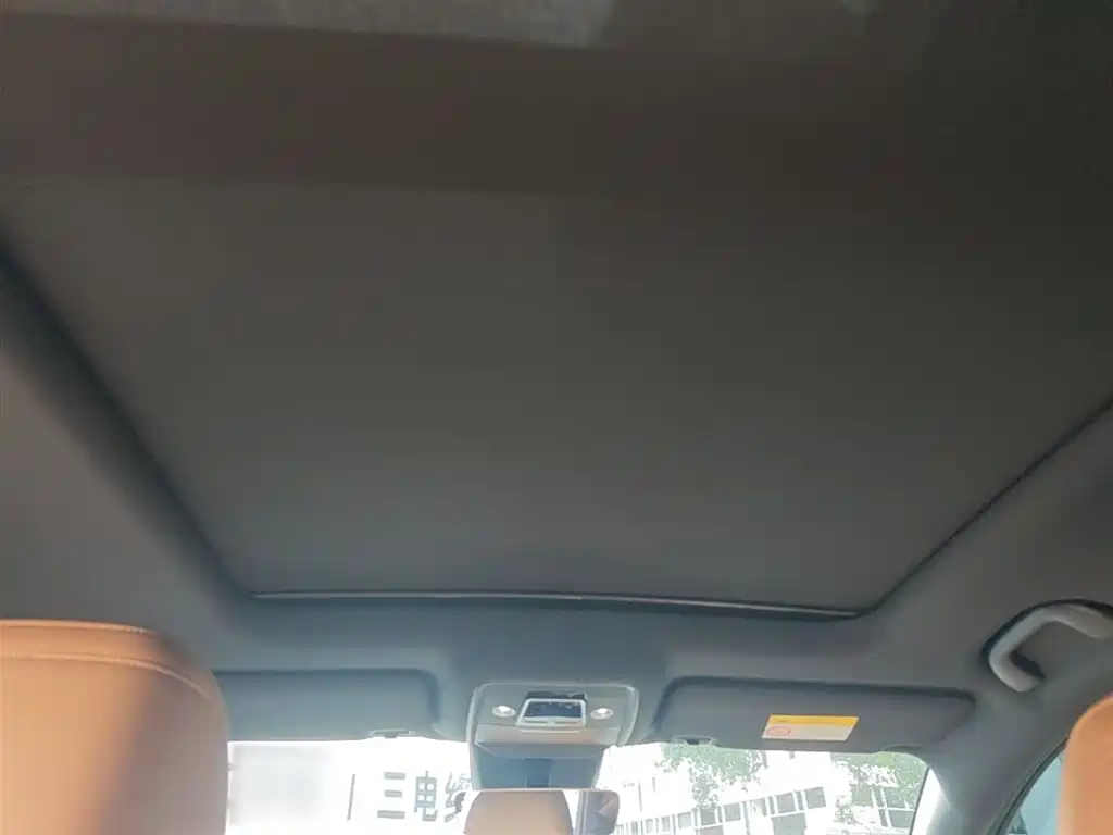 BYD Song L DM-i 2024 112km Leading Edition фото 18