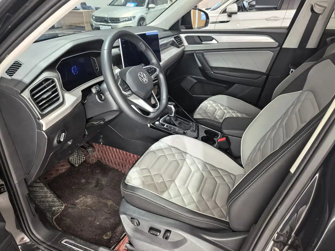 Volkswagen Tayron 2023 330TSI 2WD R-Line High-Performance Edition фото 4