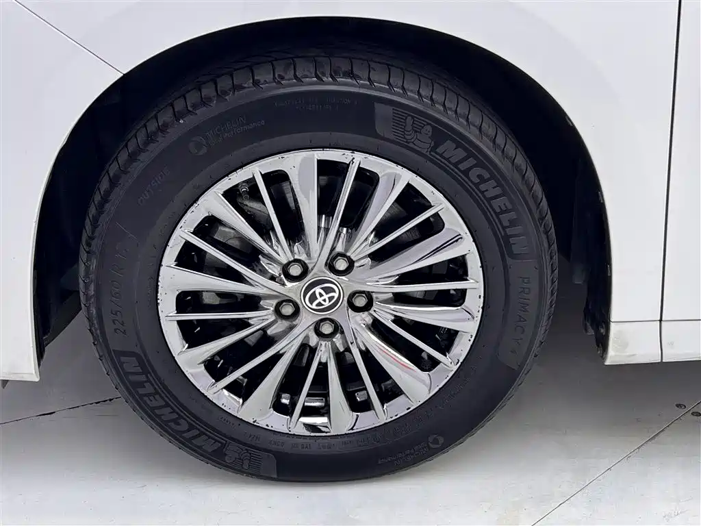 Toyota Alphard 2019 Hybrid 2.5L Luxury фото 11