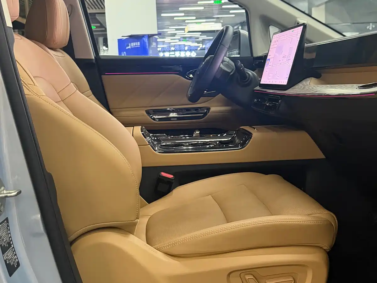 GAC Trumpchi Trumpchi E8 NEV 2024 Model 150km MAX+ фото 5