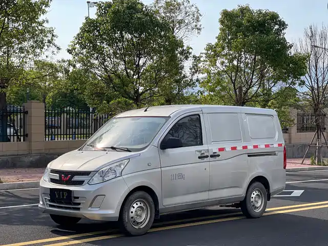  Wuling Motors Wuling Rongguang V 2019 1.5L Practical Window Van China VI LAR