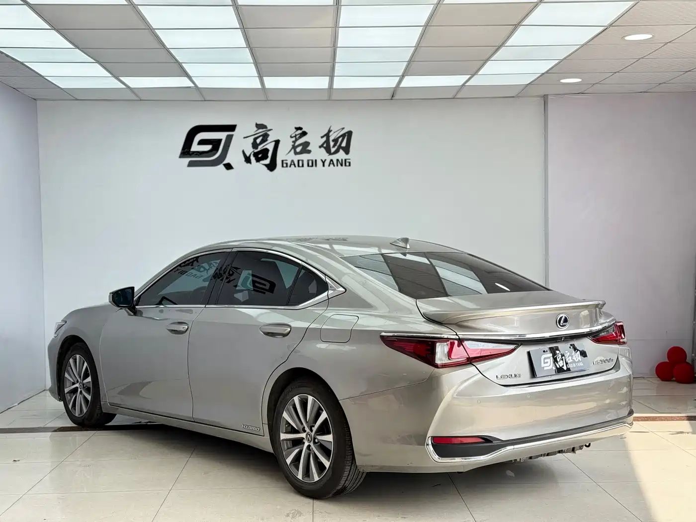 Lexus ES 2020 Model 300h Excellence Edition фото 27