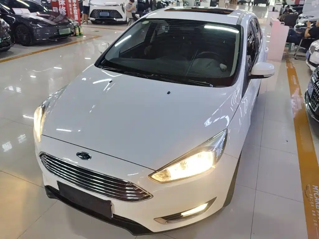Фото 1 - Ford Focus