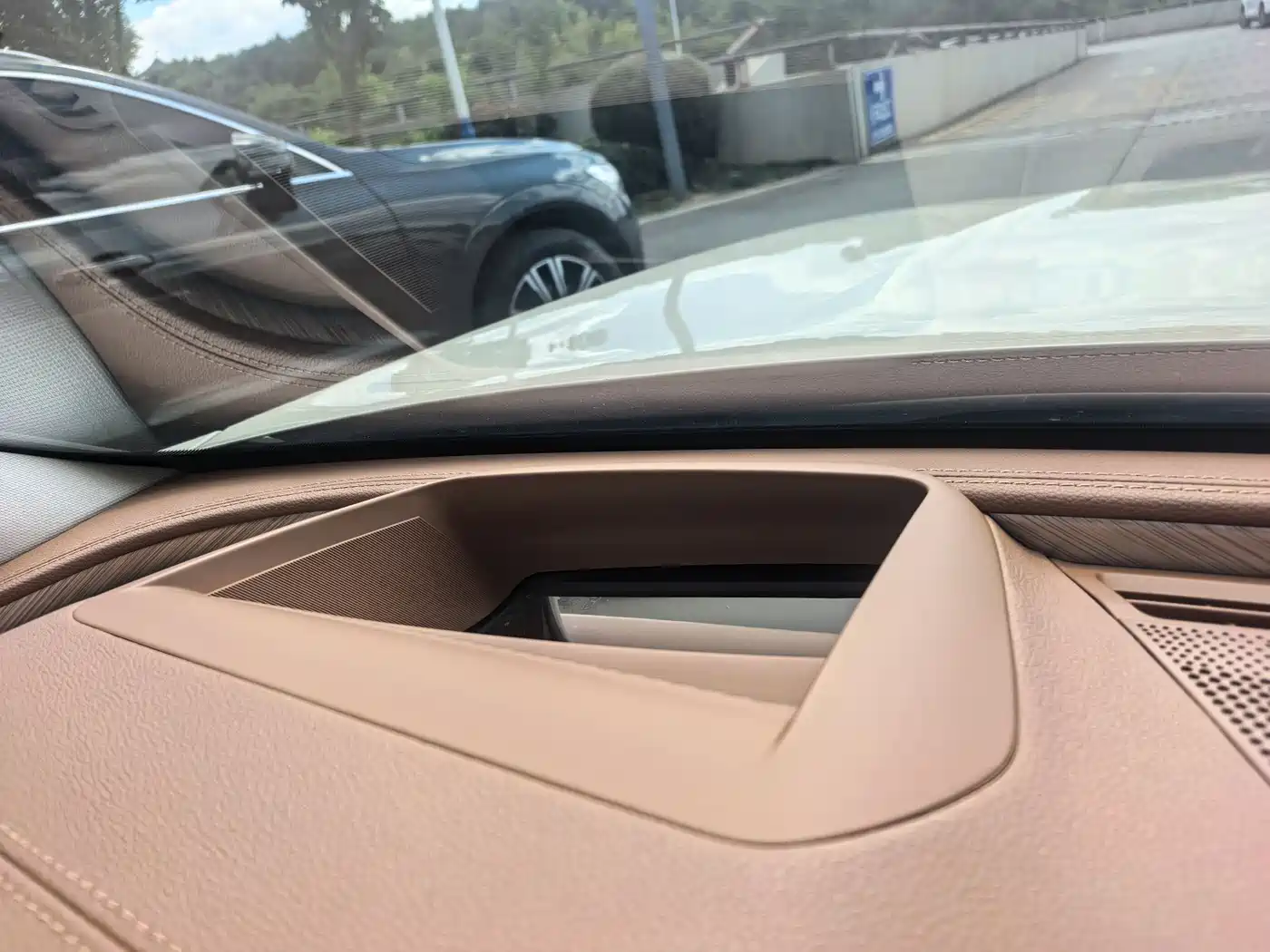 Hongqi H9 2020 2.0T Smart Connection Qi Chang Edition фото 19
