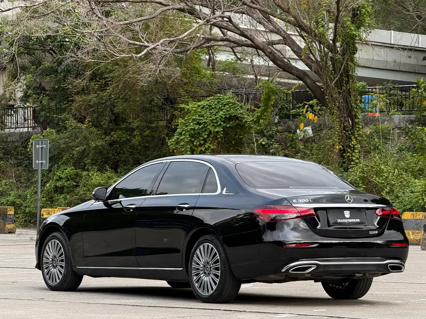 Mercedes-Benz E-Class 2023 E 300 L Luxury фото 3
