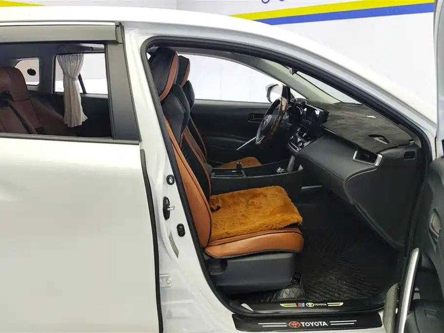 Toyota Corolla Cross 2023 2.0L Elite Edition фото 8