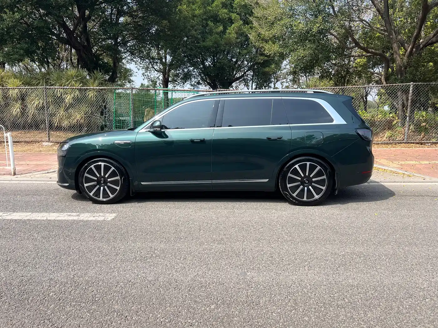 AITO Wenjie AITO M9 2024 Extended Range Ultra 42kWh 6-Seater фото 7