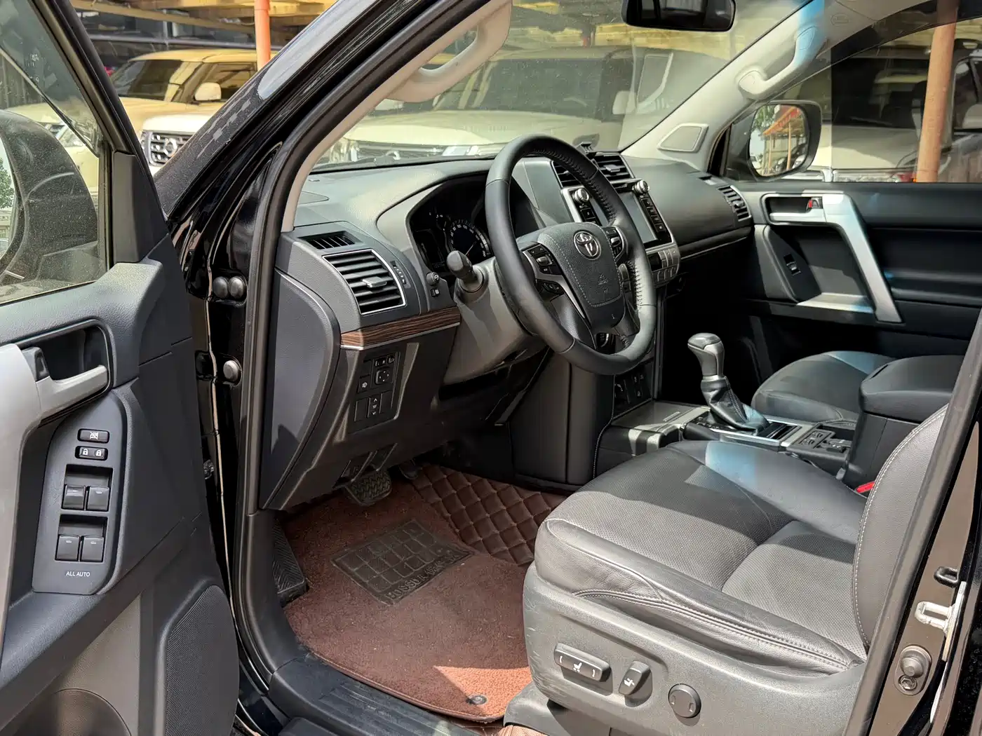 Toyota Prado 2018 3.5L Auto TX-L фото 11