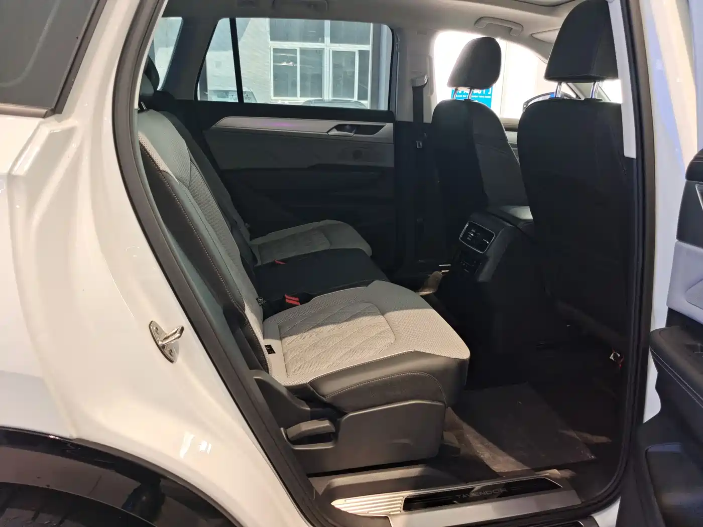 Volkswagen Talagon 2023 380TSI 4WD R-Line Touring Edition фото 9