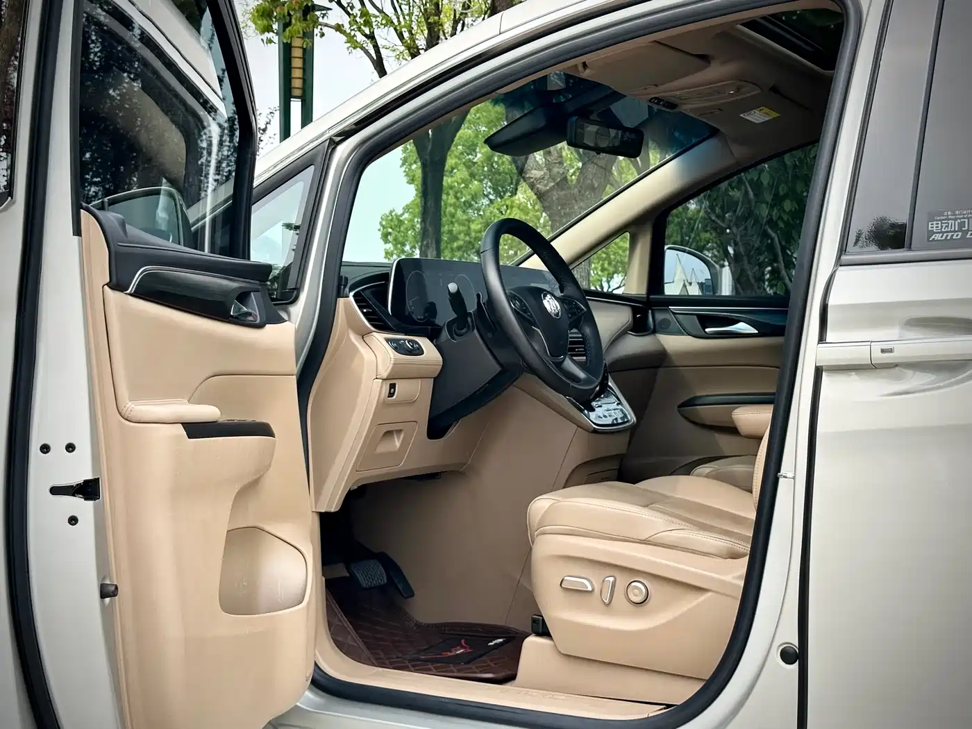Buick GL8 2021 ES Landlord 653T Luxury фото 8