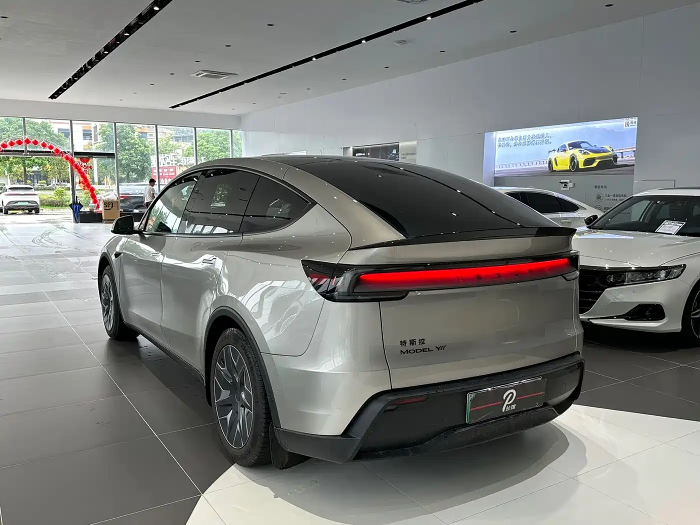Tesla Model Y L 2025 2025 Facelift Long Range AWD