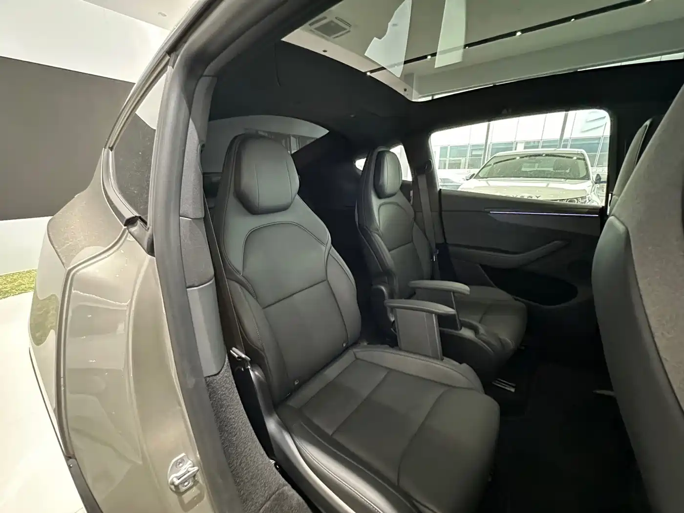 Tesla Model Y L 2025 2025 Facelift Long Range AWD