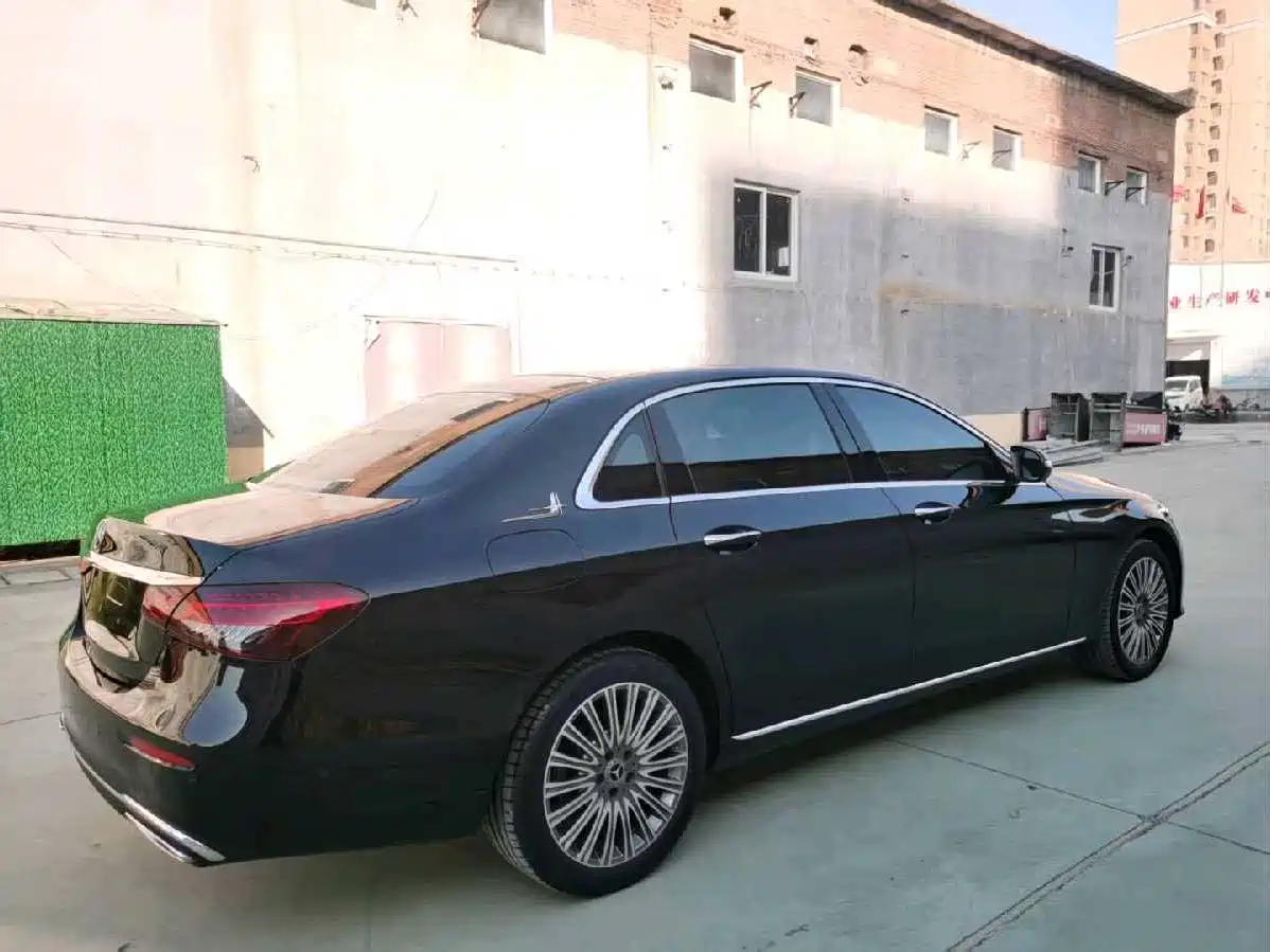 Mercedes-Benz E-Class 2023 E 300 L Fashion фото 7