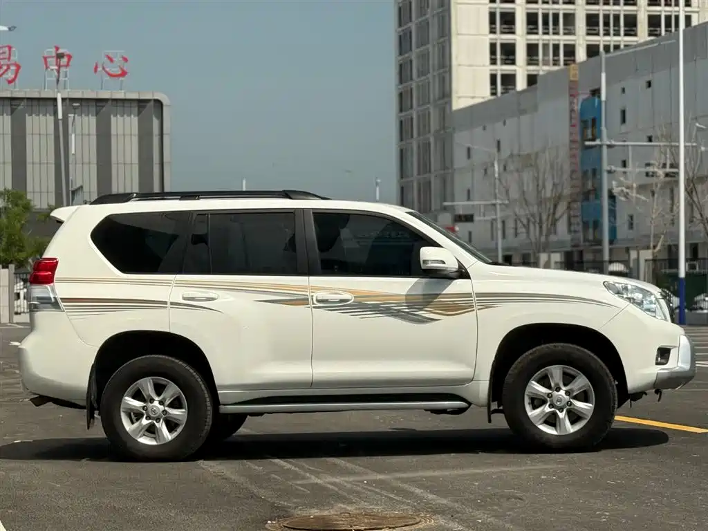 Toyota Prado 2010 4.0L Automatic TX-L фото 5