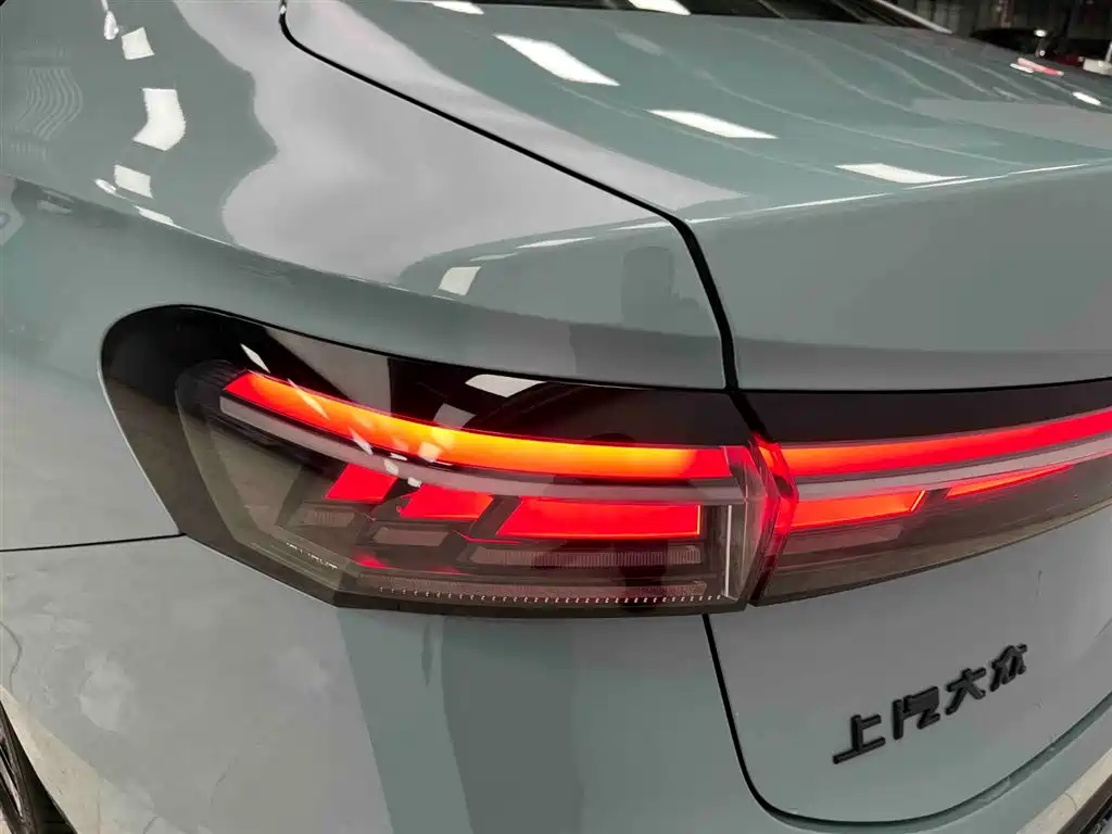 Volkswagen Passat 2025 Model Pro 380TSI Starlight Dragon Premium Edition фото 19