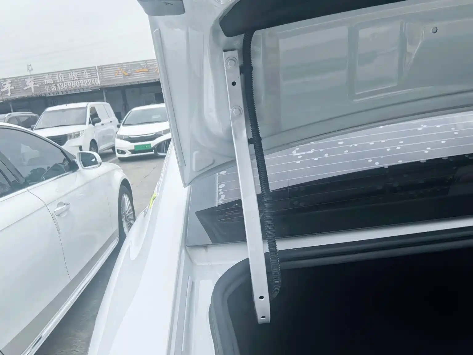 Фото 27 - Roewe i5