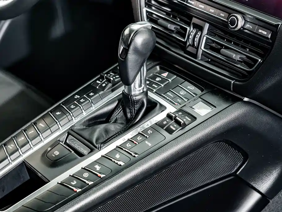 Porsche Macan 2018 Macan 2.0T фото 19