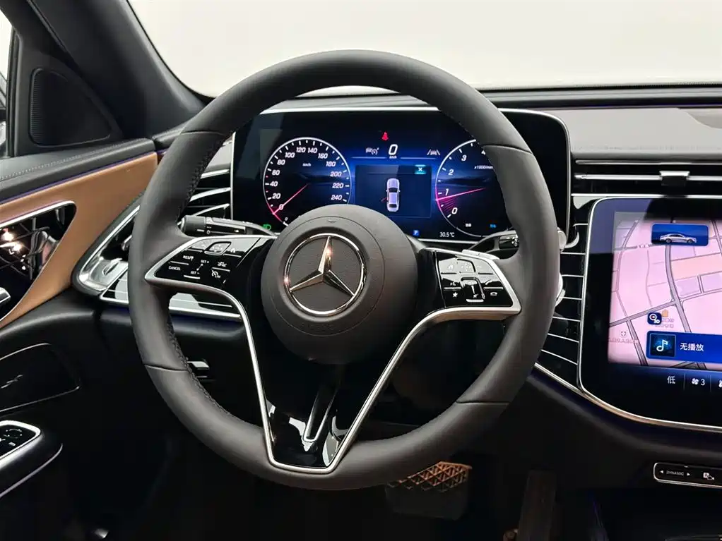 Mercedes-Benz E-Class 2025 E 260 L фото 12
