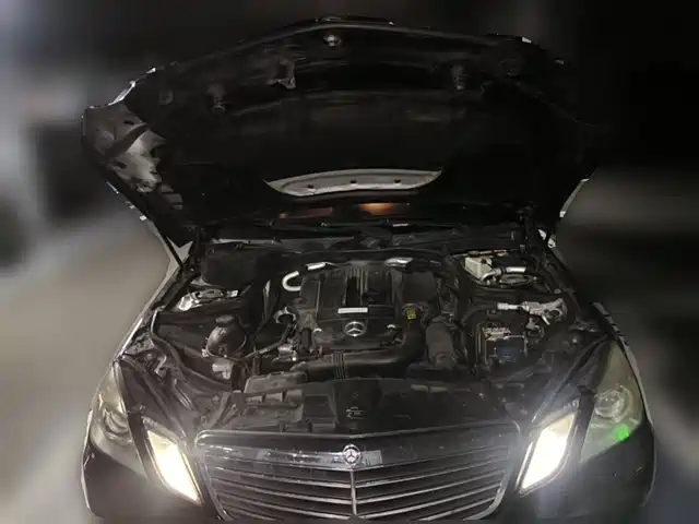 Mercedes-Benz E-Class 2011 E 200 L CGI Elegance — фото 3