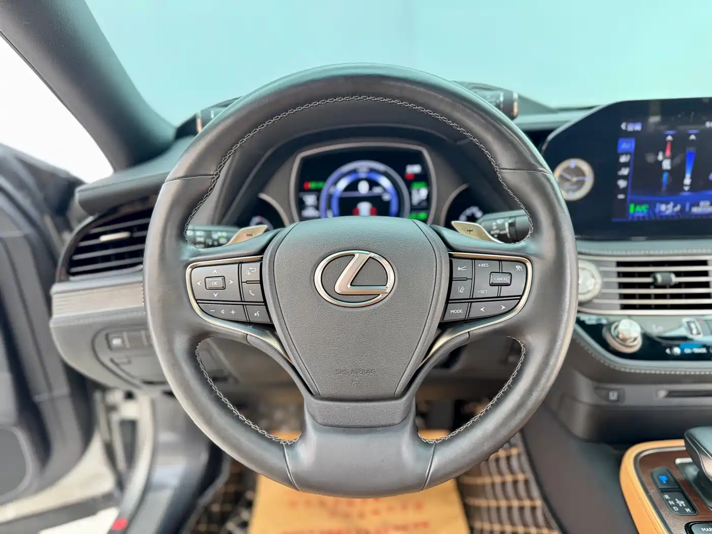 Lexus LS 2021 500h Excellence Edition фото 19