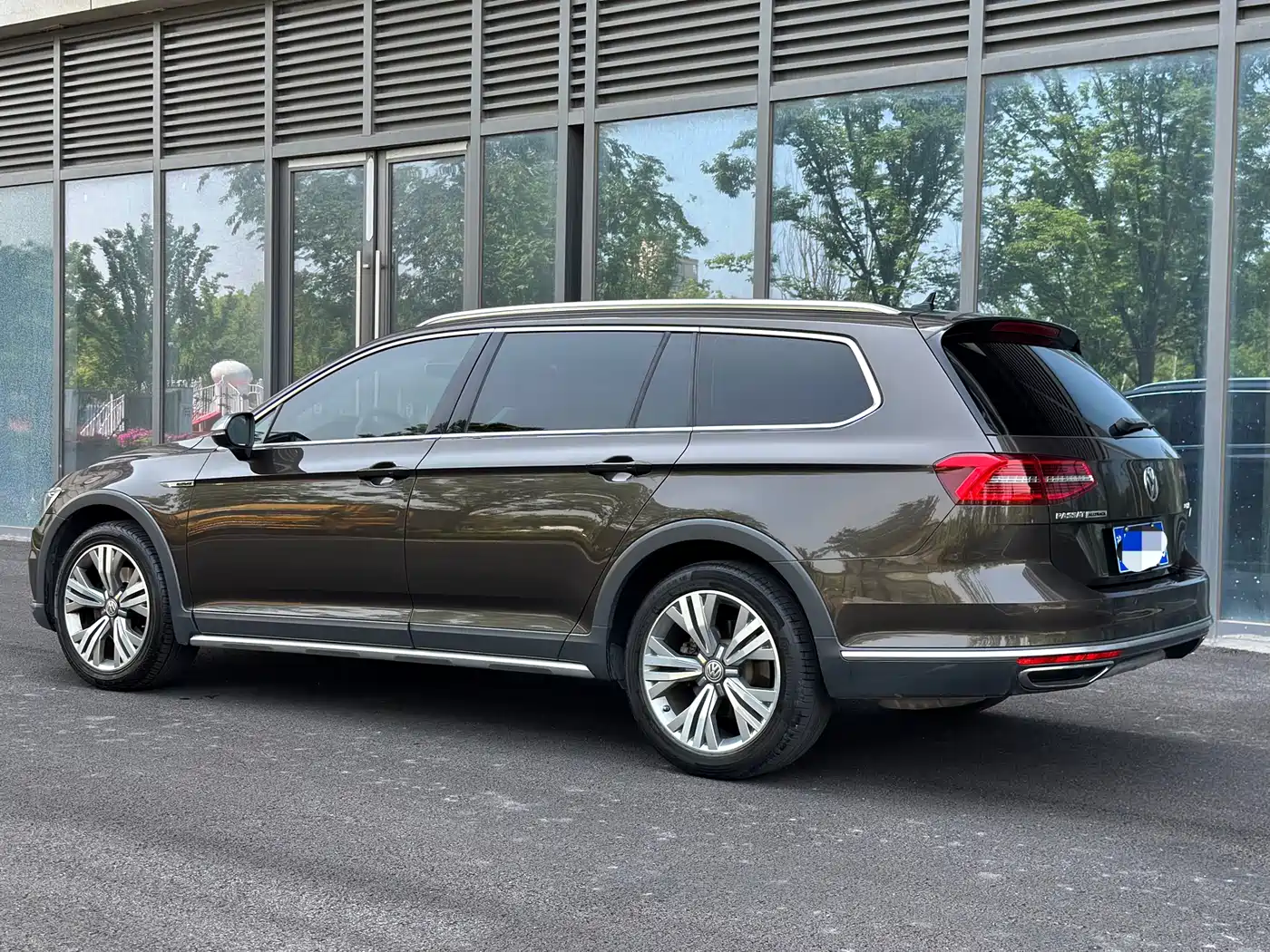 Volkswagen Weilan 2016 380TSI 4WD Explorer Edition фото 5