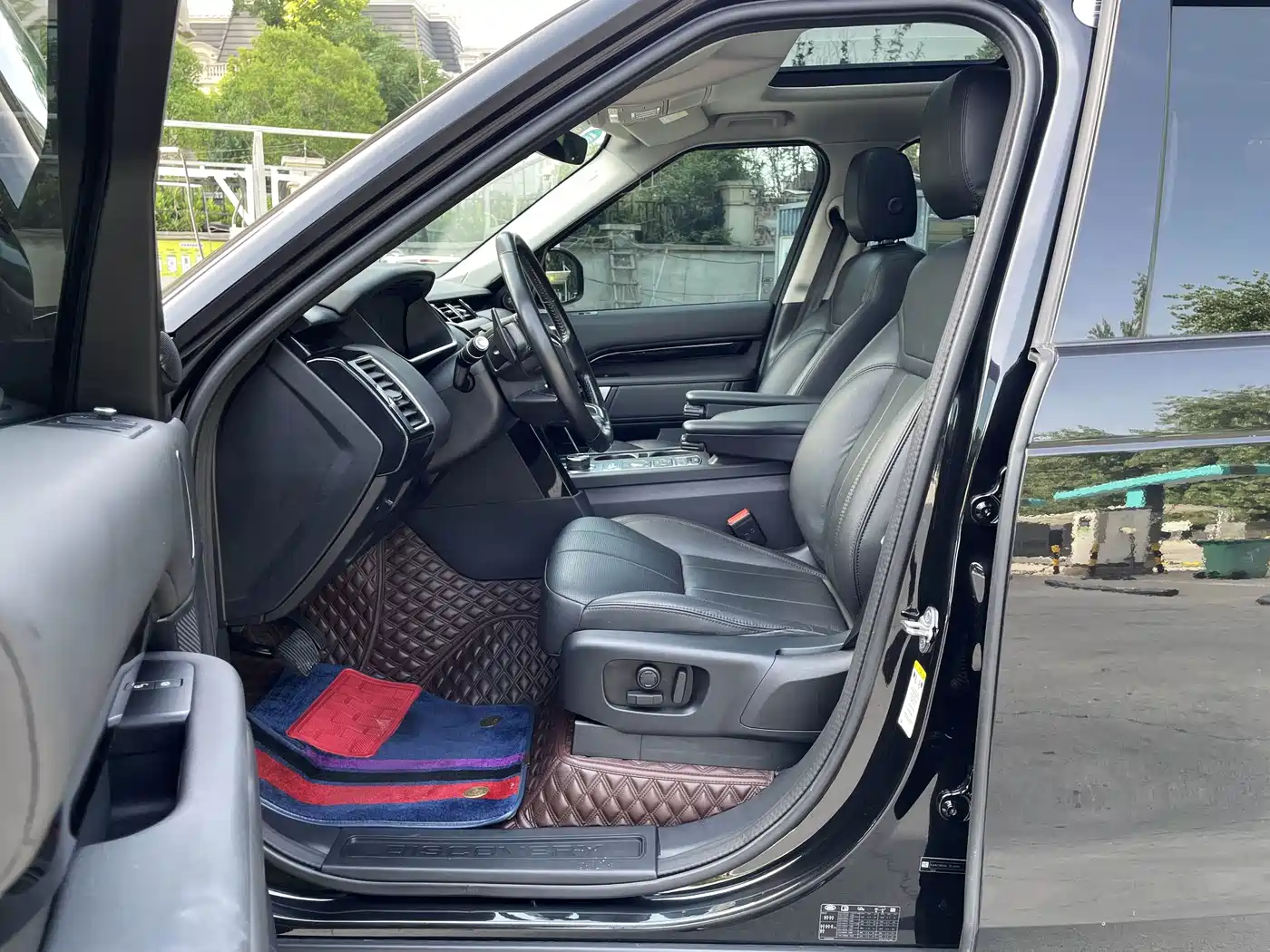 Land Rover Discovery 2020 2.0T SE фото 4