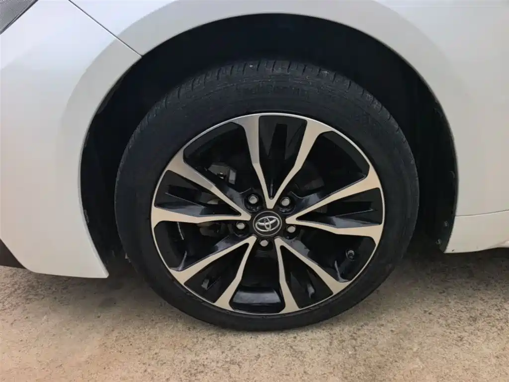 Toyota Levin 2021 Dual Engine 1.8H E-CVT Sport фото 23