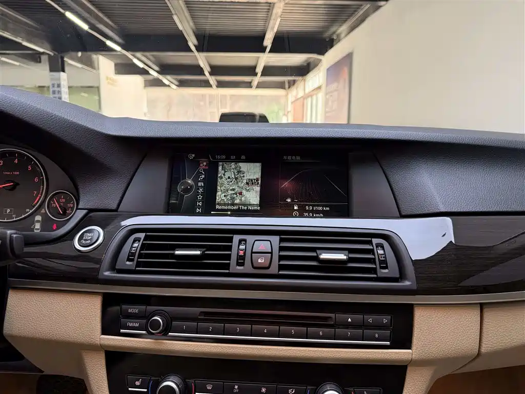 BMW 5 Series 2013 530Li Leadership фото 8