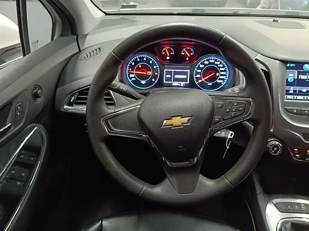 Chevrolet Cruze 2017 1.5L Manual Stylish фото 11