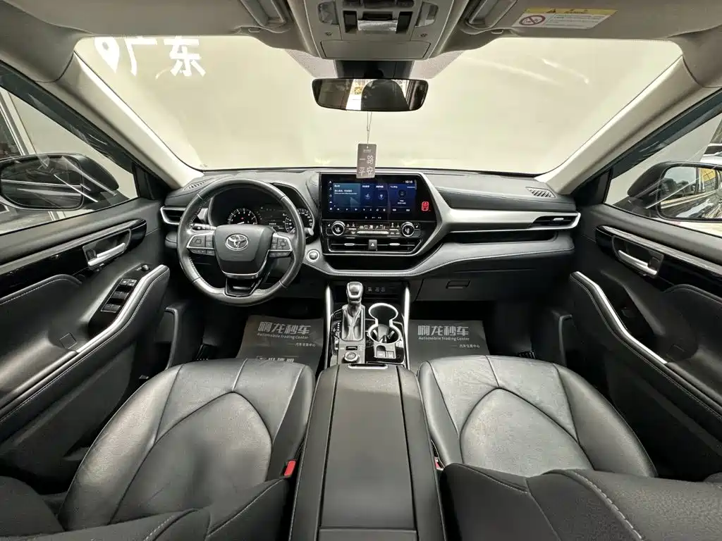 TOYOTA HIGHLANDER