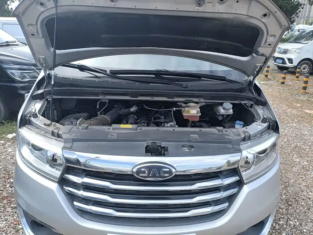 JAC Refine M3 2023 2022 1.5T 7-Seater Standard