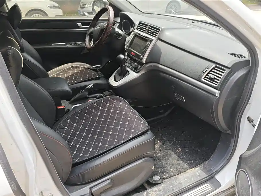 Haval M6 2018 Facelift 1.5T DCT 2WD Elite Edition фото 8