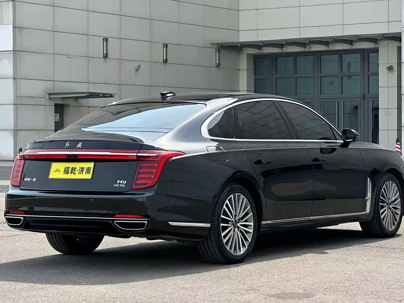 Hongqi H9 2022 2.0T Smart Connect Flag Smooth Edition фото 5