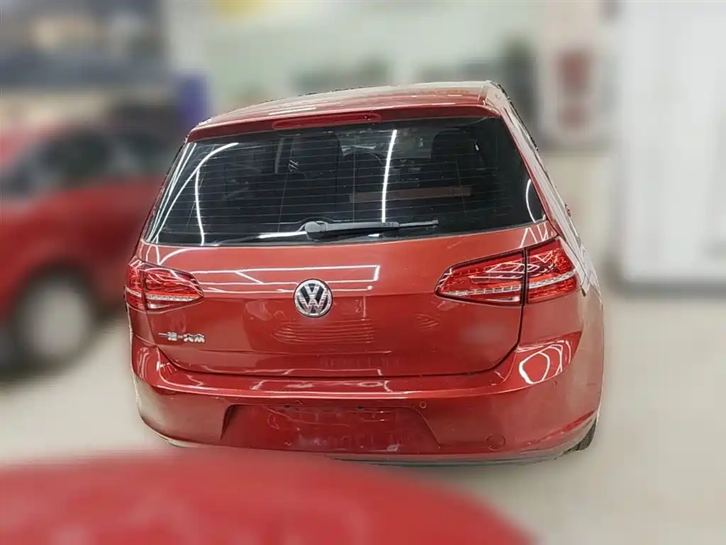 Volkswagen Golf 2014 1.6L Automatic Fashion Edition фото 10