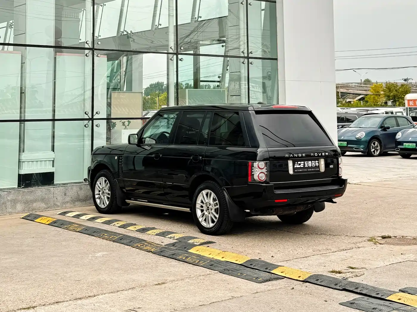 Land Rover Range Rover 2012 5.0 NA V8 фото 6