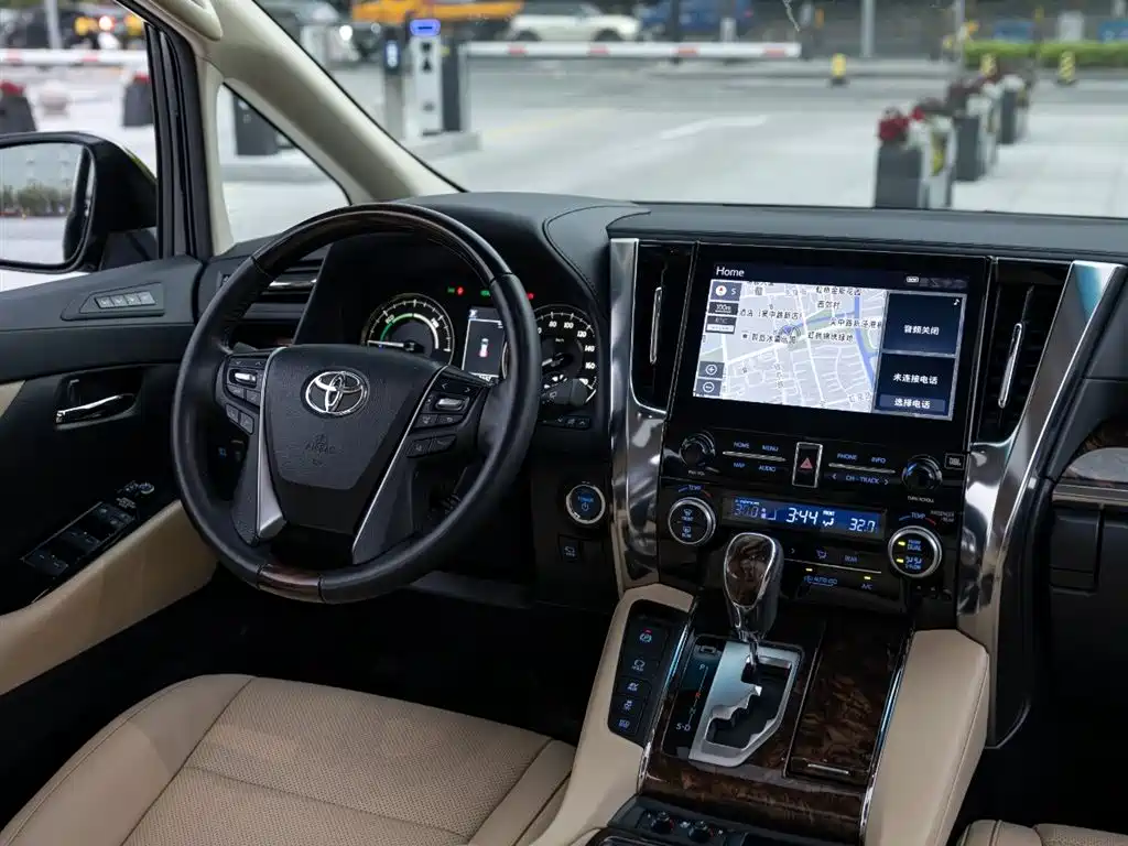 Toyota Alphard 2021 Hybrid 2.5L Luxury фото 11