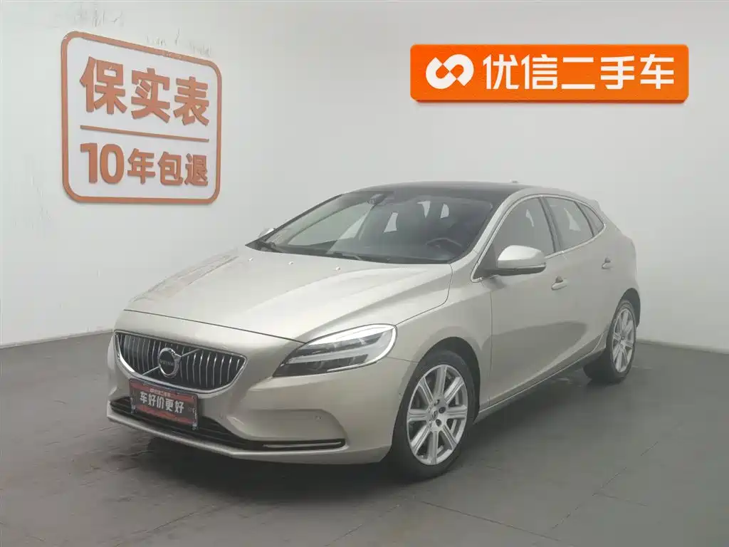 VOLVO V40