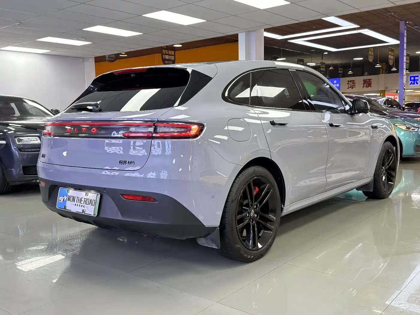 AITO Wenjie AITO M5 2024 Extended Range Max RS AWD Advanced Smart Driving Edition фото 7